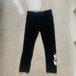 Womens Black NIKE cotton leggings. Size small.